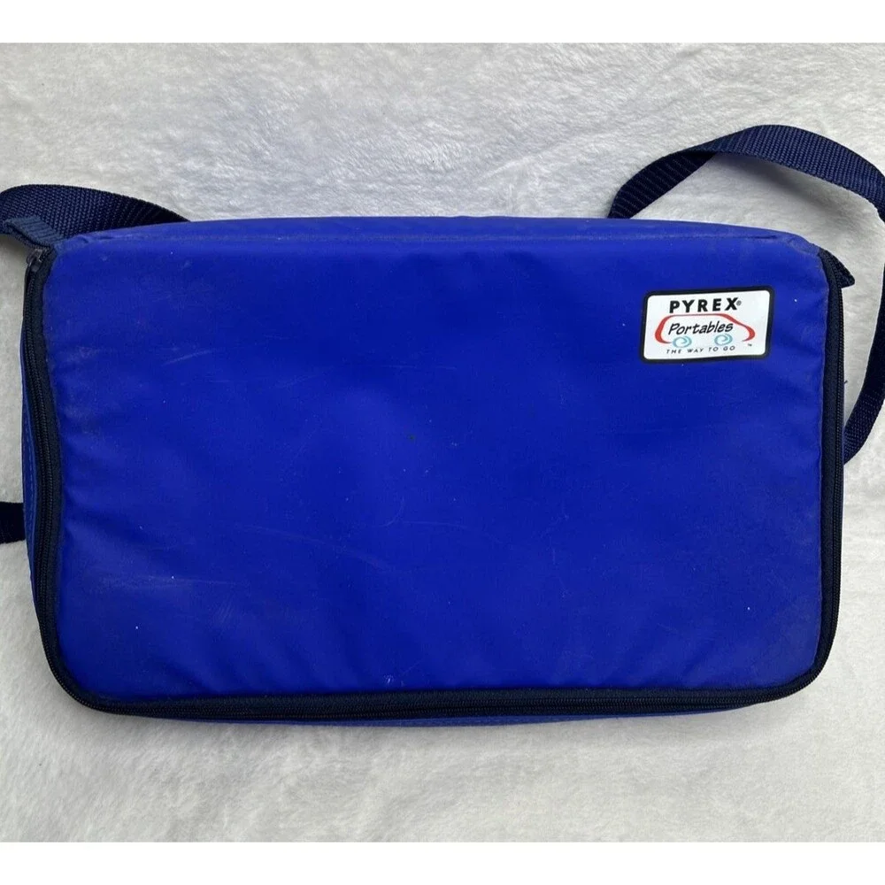 Pyrex Portables Insulated Carry Bag Travel Carrier with 2QT Glass Dish Way to Go